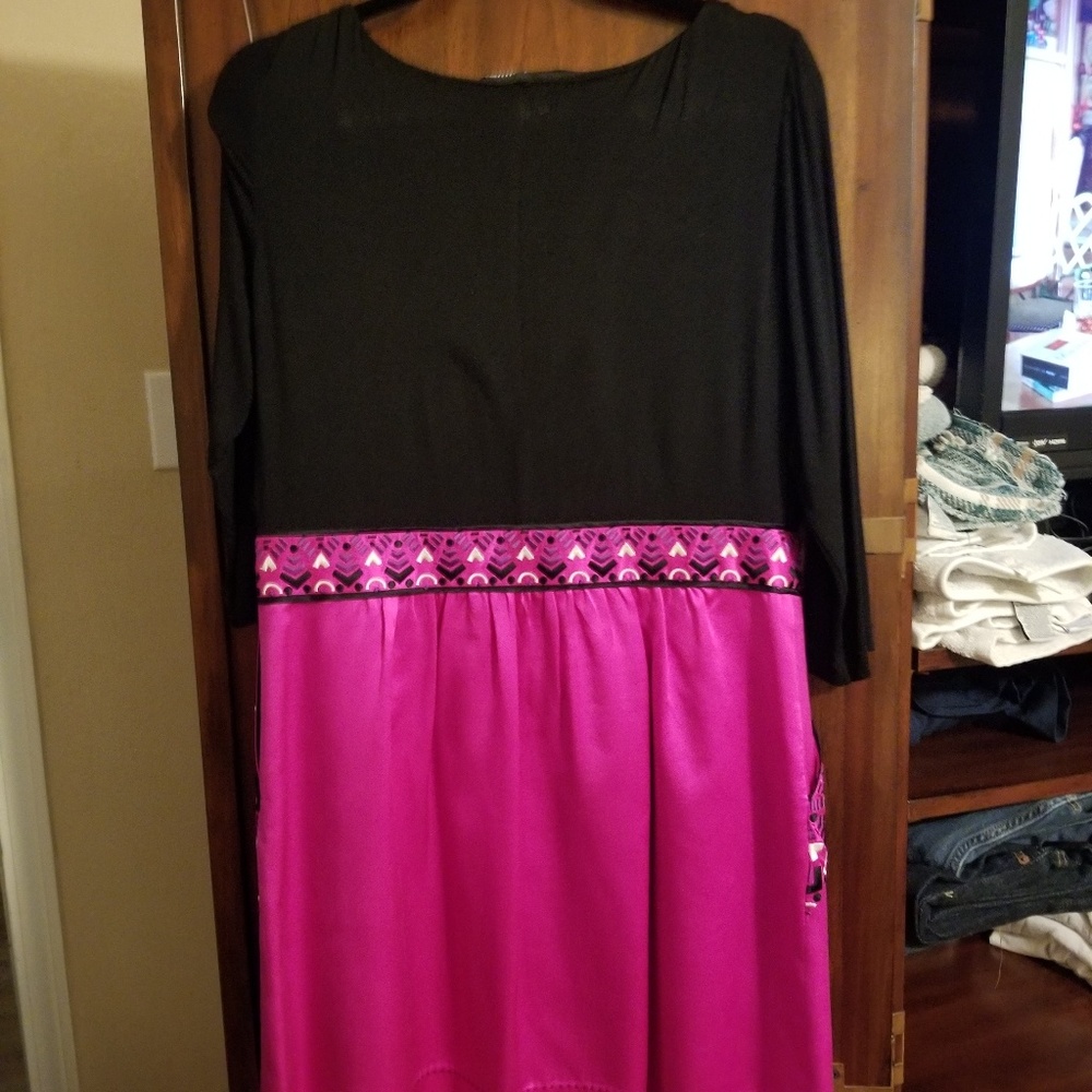 Dress - Picture 2 of 3